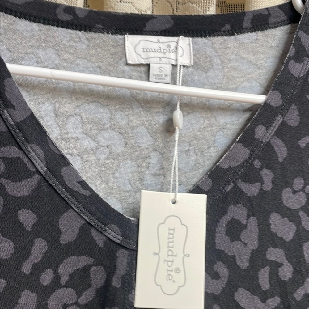 Mud Pie Black Leopard Print Women's Top - Picture 2 of 6
